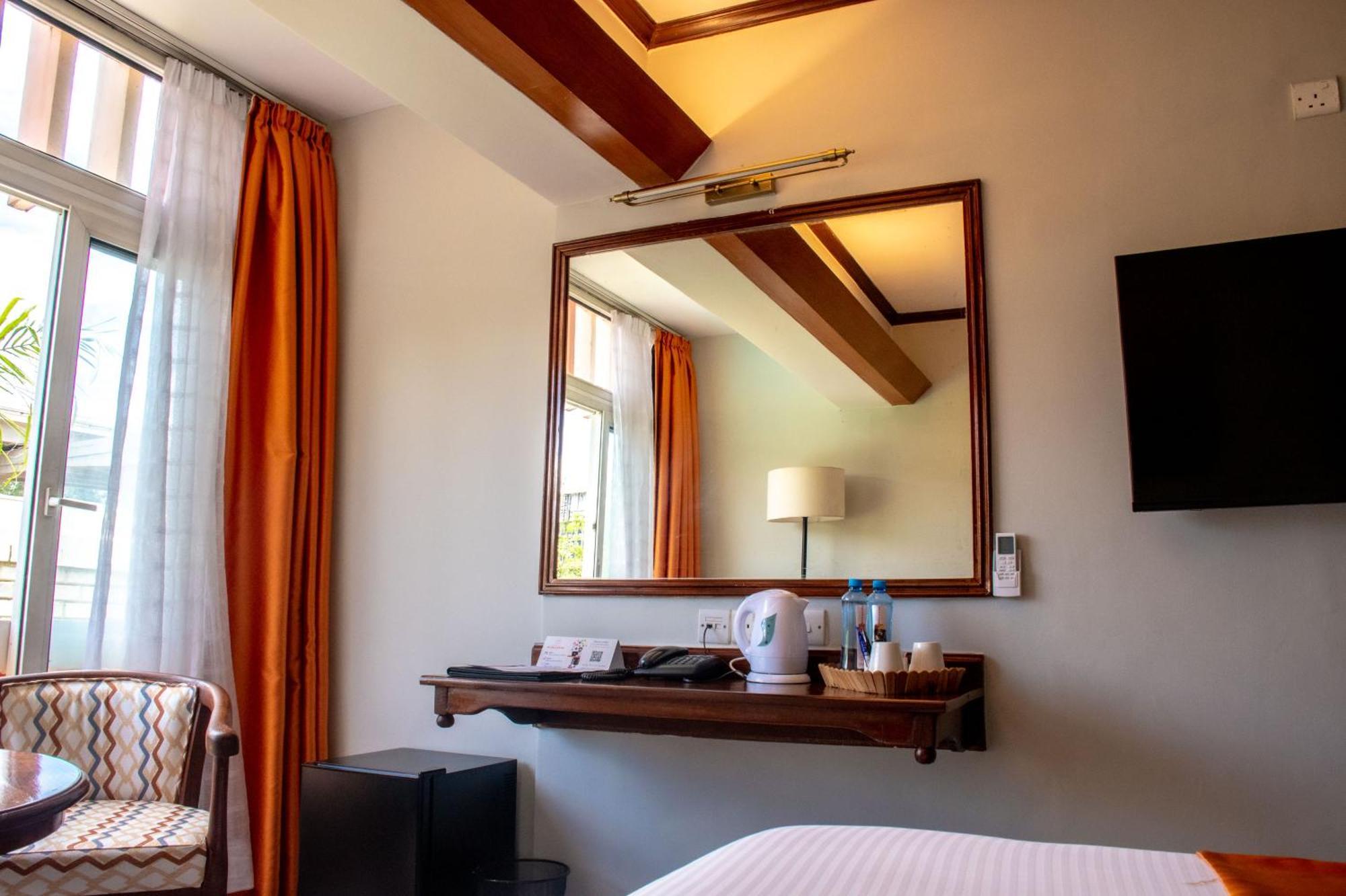 Hotel Boulevard Nairobi, City Centre Cbd ภายนอก รูปภาพ