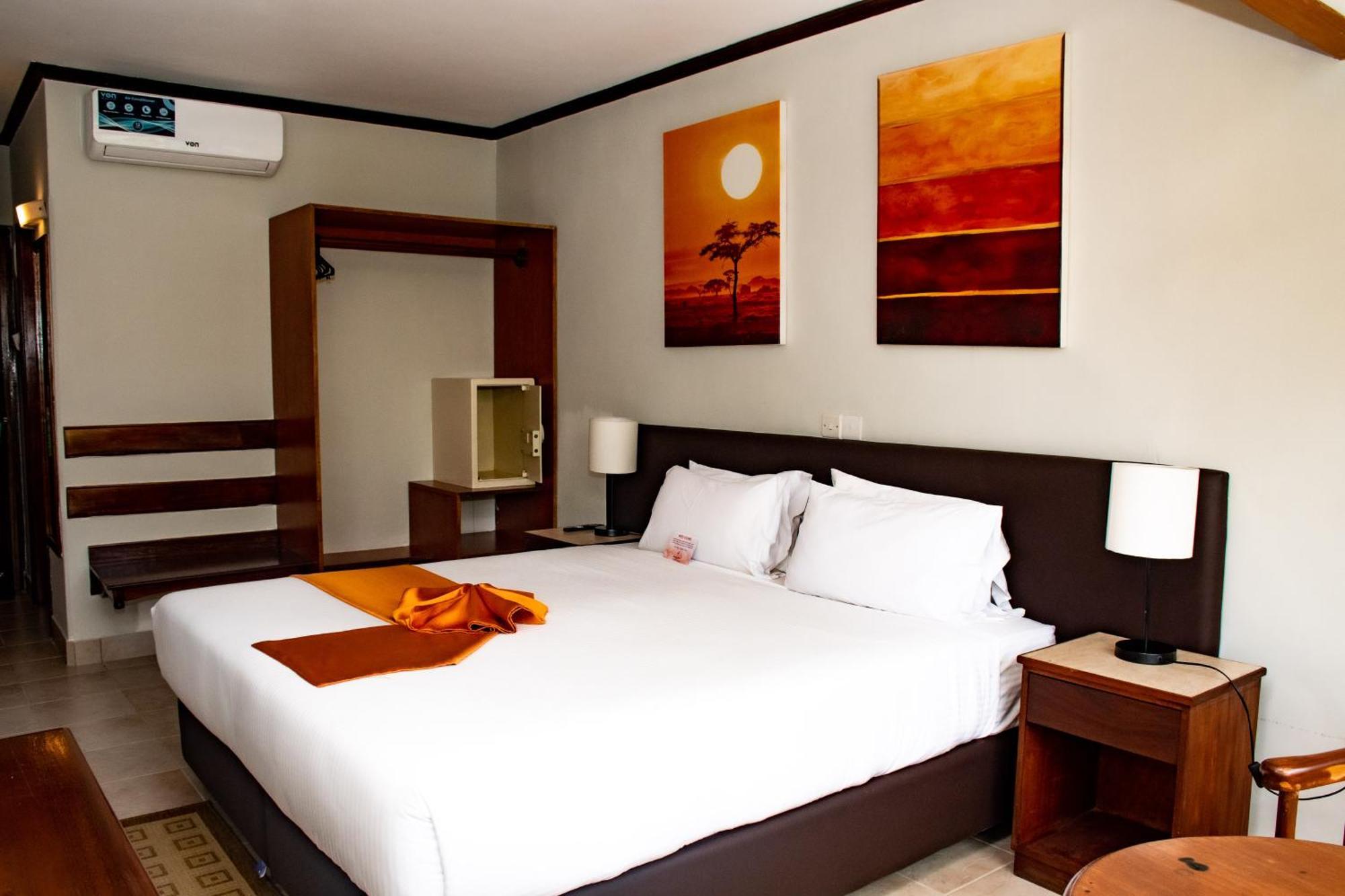 Hotel Boulevard Nairobi, City Centre Cbd ภายนอก รูปภาพ