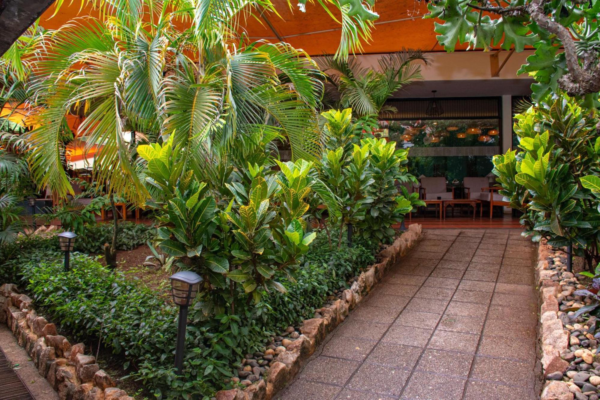 Hotel Boulevard Nairobi, City Centre Cbd ภายนอก รูปภาพ